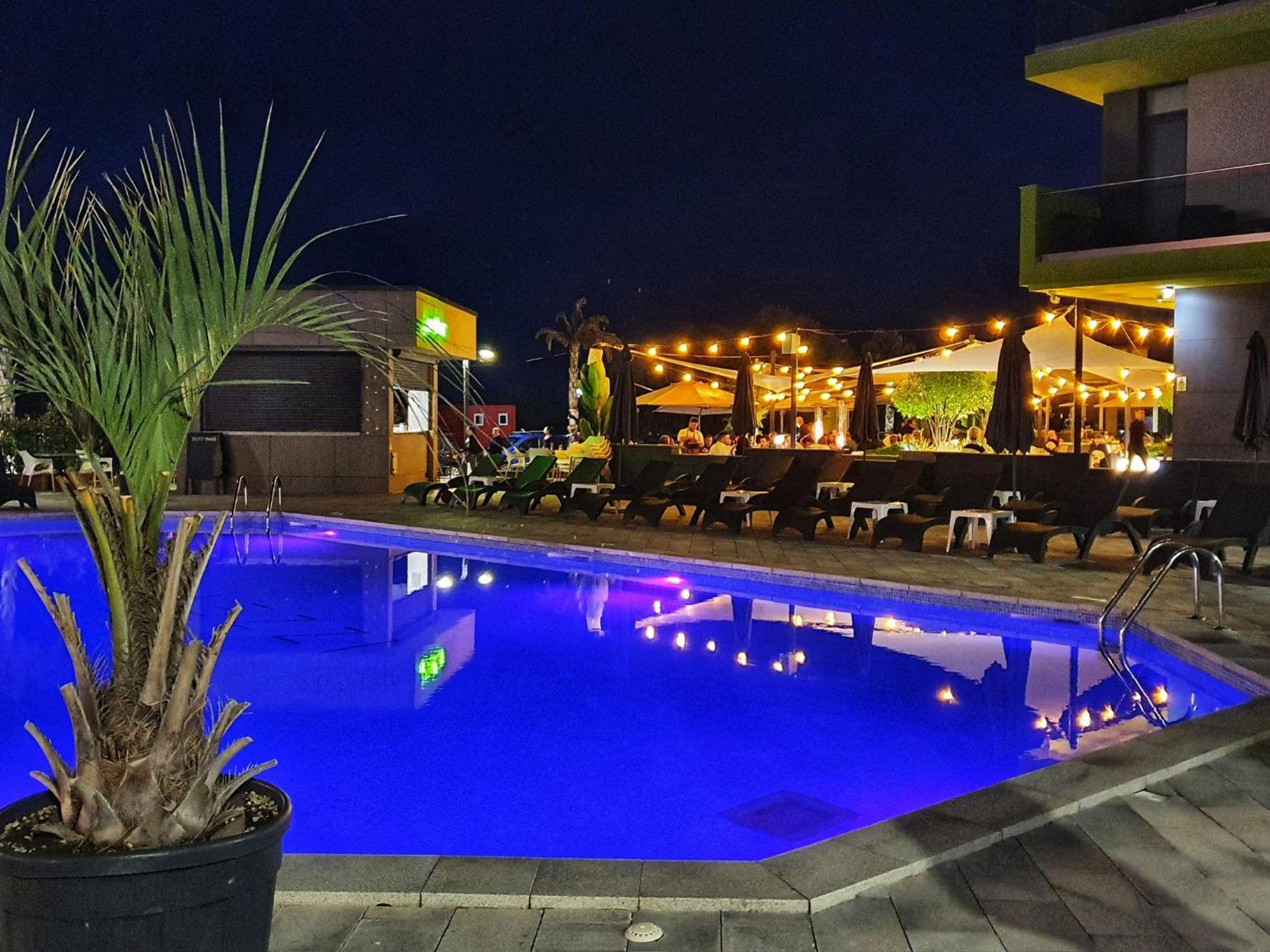 Purple Onyx - Pool & Spa Beach Resort Navodari Exterior photo