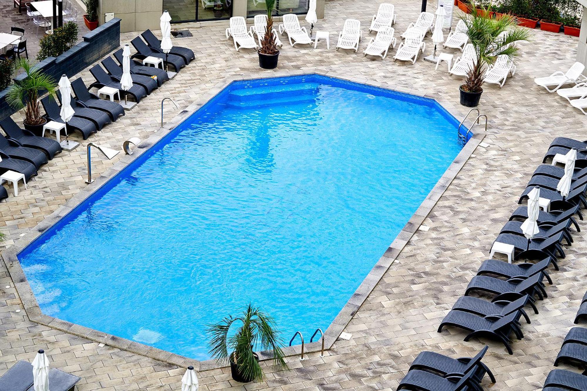 Purple Onyx - Pool & Spa Beach Resort Navodari Exterior photo